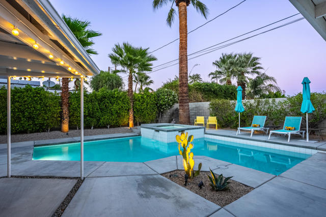 748 N Calle Rolph, Palm Springs, CA 92262