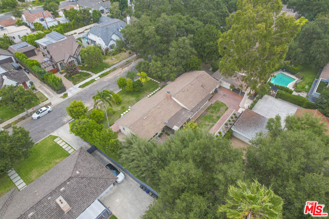 520 Winthrop Road, San Marino CA: https://media.crmls.org/mediaz/c8a0d0b7-b8cd-449b-bbbc-1f2e2d4b9ce0.jpg