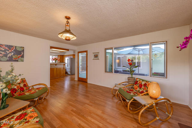 1207 N Signal Street, Ojai CA: https://media.crmls.org/mediaz/c8a20b9d-ff6b-41ce-9552-18d140b6e086.jpg