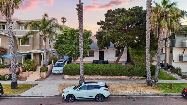 1228 Grand Ave, San Diego CA: https://media.crmls.org/mediaz/c8a24209-1372-462b-bf0b-386248869ac3.jpg