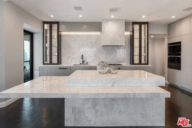 10490 Wilshire Boulevard, Los Angeles CA: https://media.crmls.org/mediaz/c8a2b090-5d37-4d9d-acb4-a4f6a85abb40.jpg