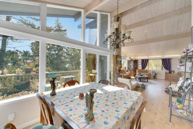 6 Stratford Place, Monterey CA: https://media.crmls.org/mediaz/c8a2c99d-4174-41ba-a47d-c8d18b2dbfcb.jpg