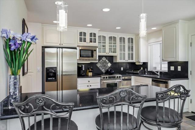 20944 Woodside Way, Groveland CA: https://media.crmls.org/mediaz/c8a2dc67-cef8-4be0-8397-d8300fb9d27a.jpg