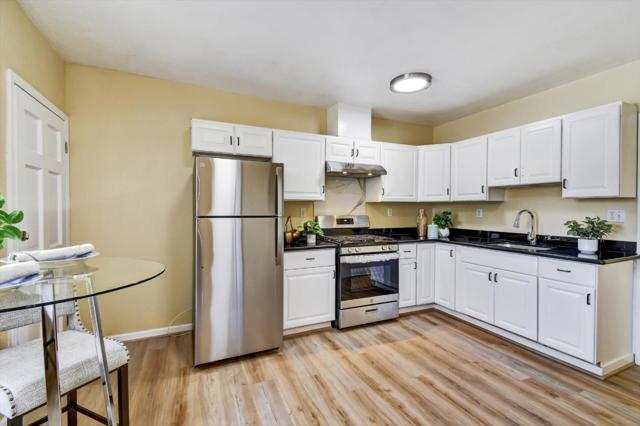 324 Holloway Avenue, San Francisco CA: https://media.crmls.org/mediaz/c8a2f88e-9563-4817-9900-5ee1b52d2f14.jpg