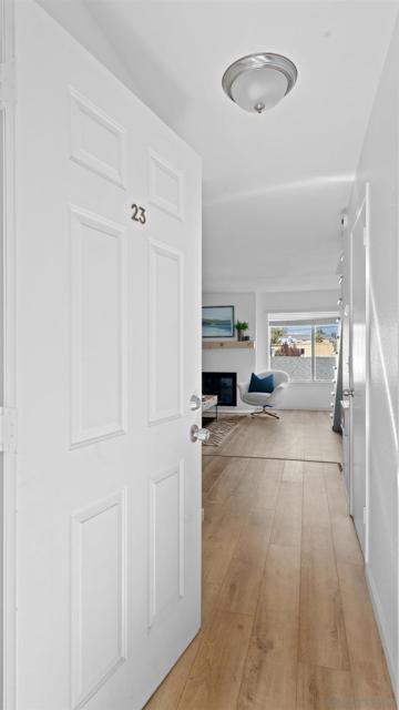 4580 Ohio St, San Diego CA: https://media.crmls.org/mediaz/c8a33bd8-6741-4a43-aae4-e11695ec4eab.jpg