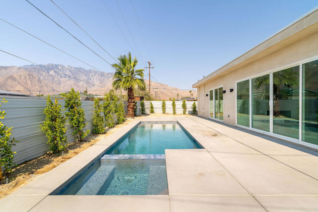 361 W Sunview Avenue, Palm Springs CA: https://media.crmls.org/mediaz/c8a43d34-096f-41a8-aae7-8a0bf547c279.jpg