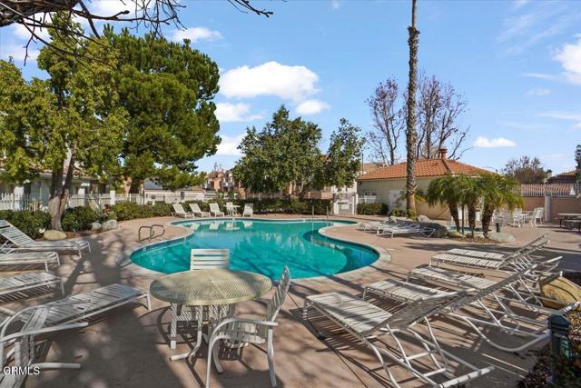 Detail Gallery Image 3 of 16 For 18114 Flynn Dr #3602,  Santa Clarita,  CA 91387 - 3 Beds | 2/1 Baths