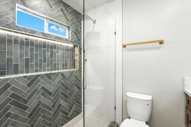 3777 Poe Street, San Diego CA: https://media.crmls.org/mediaz/c8a5586d-bb8b-4166-b2ad-455955df261f.jpg