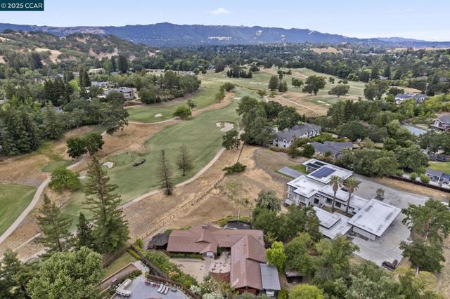 47 Bella Vista Ct, Diablo CA: https://media.crmls.org/mediaz/c8a59463-a63a-49b2-808c-0016c95cae0f.jpg