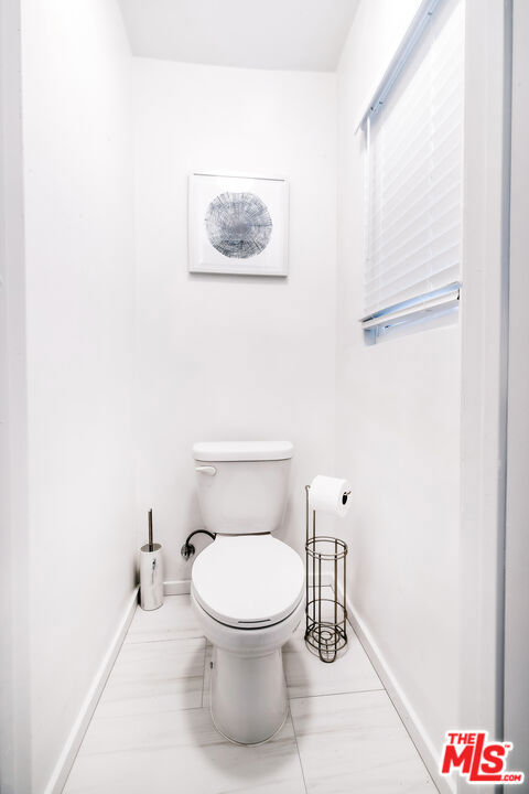 https://media.crmls.org/mediaz/c8a5adee-256c-4def-9f83-0d7f0bbcf44b.jpg?preset=X-Large