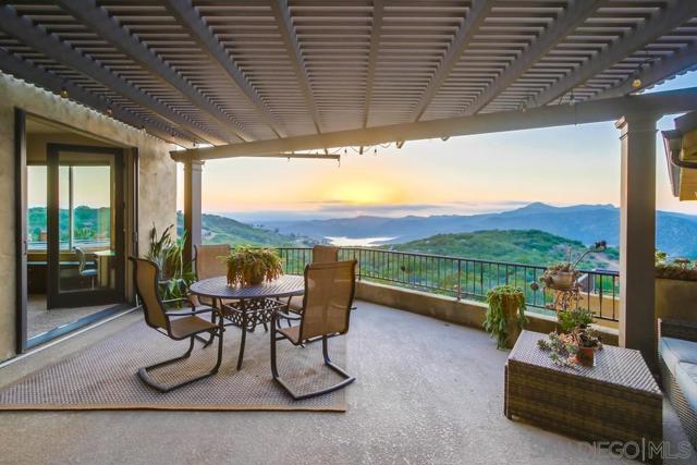 13037 Yerba Valley Way, Lakeside CA: https://media.crmls.org/mediaz/c8a6430c-62ff-4e58-84e7-7b920772cc1e.jpg