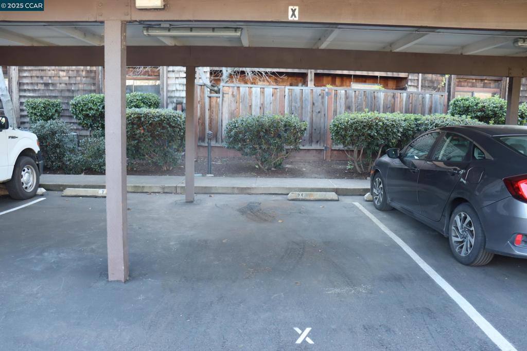 https://media.crmls.org/mediaz/c8a676cf-e6e7-42b0-9009-a89f8abd71f7.jpg?preset=X-Large