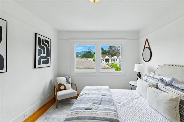 5555 Carlton Street, Oakland CA: https://media.crmls.org/mediaz/c8a699af-ed59-4310-910e-f31967fb9f19.jpg