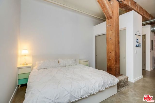 527 Molino Street, Los Angeles CA: https://media.crmls.org/mediaz/c8a6e7ac-7ac1-40fc-80fe-2771ccde8b78.jpg