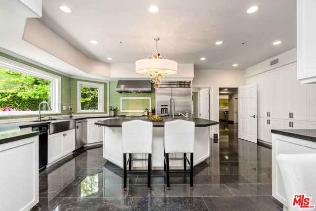 204 Bell Canyon Road, Bell Canyon CA: https://media.crmls.org/mediaz/c8a6e989-5b15-4fad-aa44-95c96b27caf2.jpg