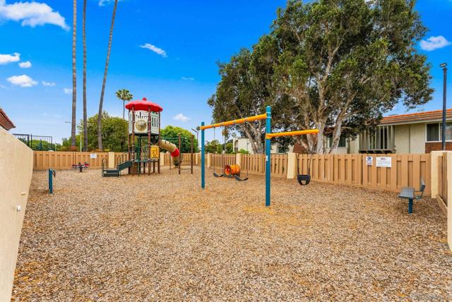4186 Balboa Way, Clairemont Mesa CA: https://media.crmls.org/mediaz/c8a6ea70-6a8d-4231-97d4-e0696449e047.jpg