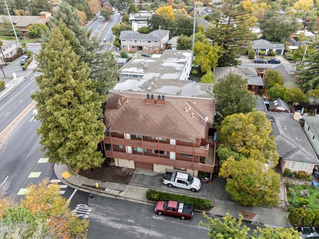 1227 Woodside Road, Redwood City CA: https://media.crmls.org/mediaz/c8a77b1d-1de3-491e-b6b5-ae2d364e36a8.jpg