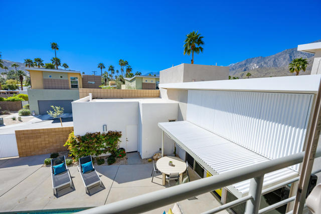 970 Oceo S Circle, Palm Springs CA: https://media.crmls.org/mediaz/c8a7994f-5deb-416b-8da4-78664483bb14.jpg