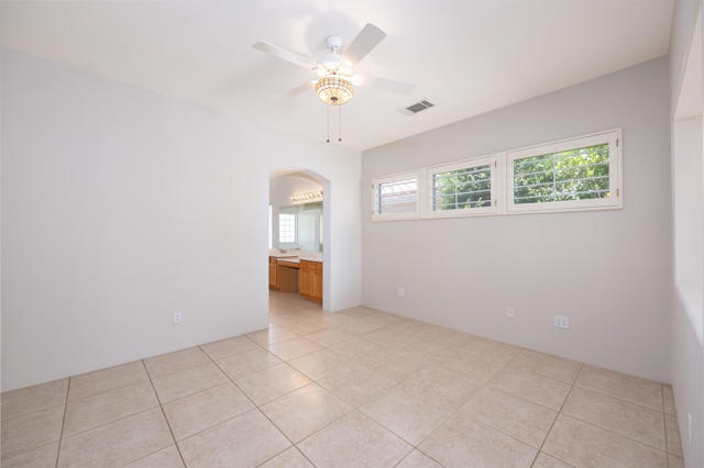 44950 Calle Santa Barbara, La Quinta CA: https://media.crmls.org/mediaz/c8a7d1e9-4f90-4378-bb74-0453802676aa.jpg