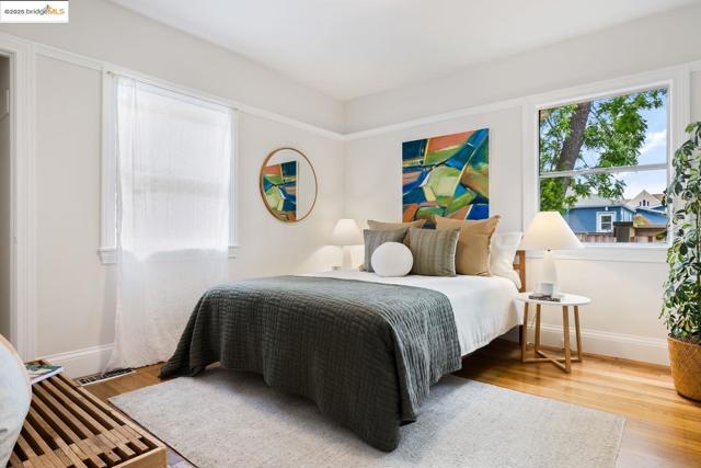 1814 Carleton ST, Berkeley CA: https://media.crmls.org/mediaz/c8a8869b-2dae-4a3f-a2e2-58275508a0b4.jpg