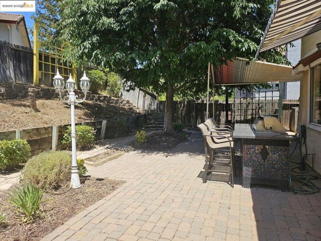 4606 Arabian WAY, Antioch CA: https://media.crmls.org/mediaz/c8a8cd86-7d1e-49e9-81eb-a4353ce02e40.jpg