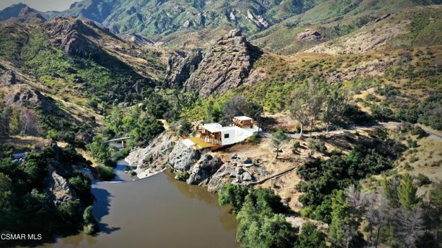 28801 Lakeshore Drive, Agoura Hills CA: https://media.crmls.org/mediaz/c8a8d59d-cfd3-44cc-b9b4-b7881d3c5f5f.jpg