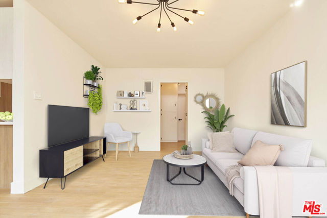 204 N Manhattan Place, Los Angeles CA: https://media.crmls.org/mediaz/c8a94ae8-0d03-4875-9079-d193ec2705f6.jpg