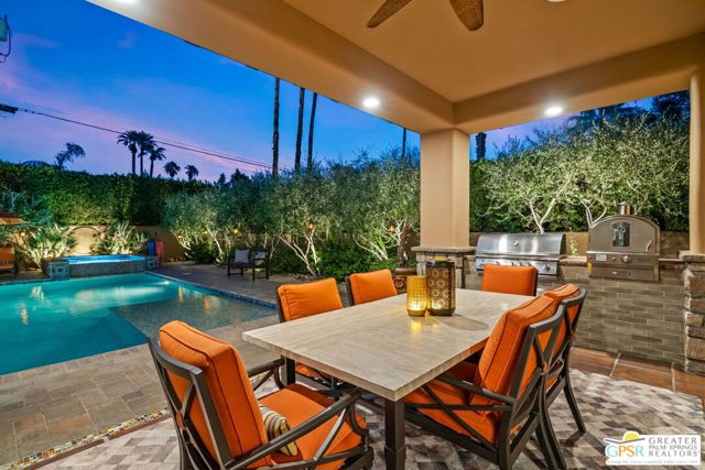 248 E Palo Verde Avenue, Palm Springs CA: https://media.crmls.org/mediaz/c8a9d3e3-cc45-4828-9404-be42b37e726b.jpg