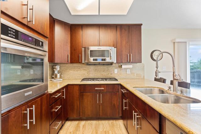 2845 Briarwood Dr, Livermore CA: https://media.crmls.org/mediaz/c8aa58b3-566c-4276-ba5f-88fc0912cdf6.jpg