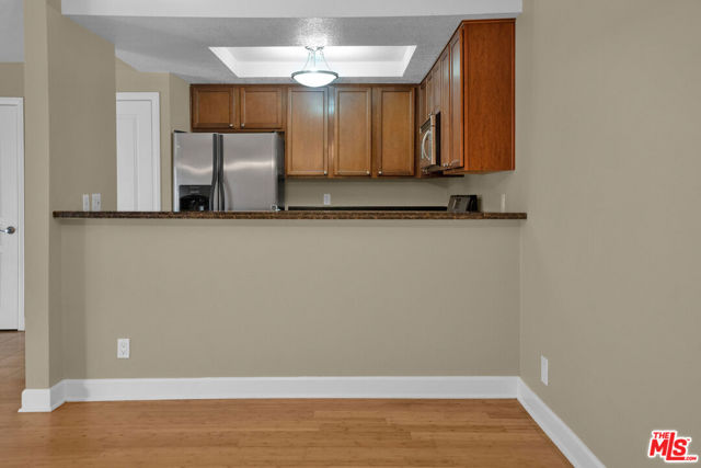 1633 S Bentley Avenue, West Los Angeles CA: https://media.crmls.org/mediaz/c8aa678b-e32e-4691-8a3b-3a3b17de11ed.jpg