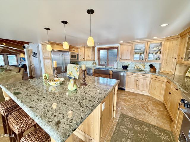 268 Sunset Drive, Oxnard CA: https://media.crmls.org/mediaz/c8aadfec-7a1a-4196-8077-5e8b34a155eb.jpg