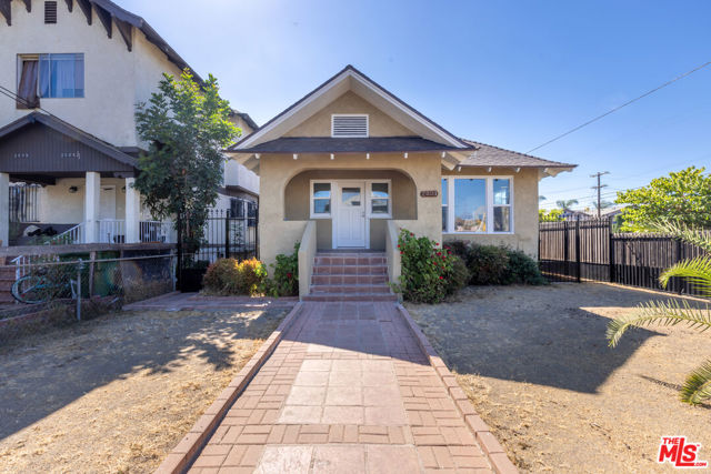 2001 Magnolia Avenue, Los Angeles, California 90007, 3 Bedrooms Bedrooms, ,2 BathroomsBathrooms,Single Family Residence,For Sale,Magnolia,24433441