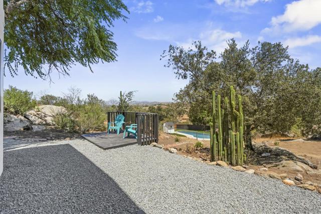2523 San Vicente Road, Ramona CA: https://media.crmls.org/mediaz/c8ab3a6a-7f28-4a9d-bb91-bc7522c13414.jpg