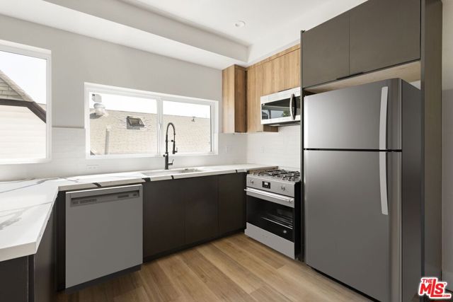 714 W 41st Place, Los Angeles CA: https://media.crmls.org/mediaz/c8abc4d8-3223-4539-904e-eb4b14457814.jpg