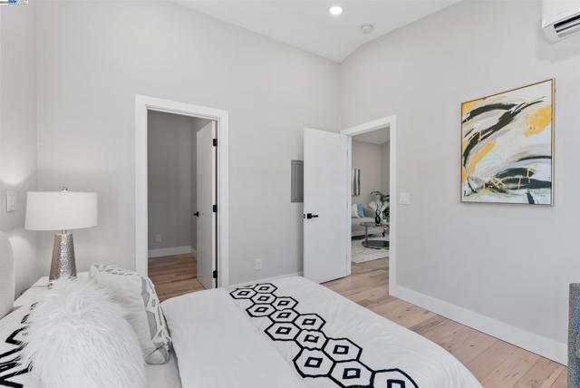 12763 Camrose Ave, Saratoga CA: https://media.crmls.org/mediaz/c8ac08d6-81a7-41f7-8066-a14246e19753.jpg