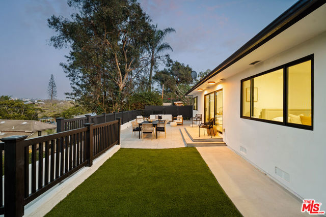 5931 Abernathy Drive, Los Angeles CA: https://media.crmls.org/mediaz/c8ac66be-7dce-44bc-9155-56f6c54d8648.jpg