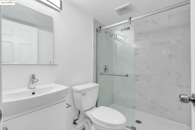 2340 Virginia St, Berkeley CA: https://media.crmls.org/mediaz/c8acec2c-2fec-4ba5-958c-59a84c4deccd.jpg