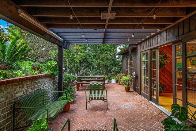 4021 Bernice Dr, San Diego CA: https://media.crmls.org/mediaz/c8ad3fd1-a547-4a9b-b301-240f19d4cf3c.jpg