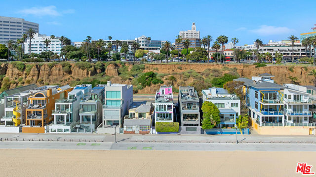 1341 Palisades Beach Road, Santa Monica CA: https://media.crmls.org/mediaz/c8adb6a2-444e-41e2-b638-2b474eea6ab3.jpg