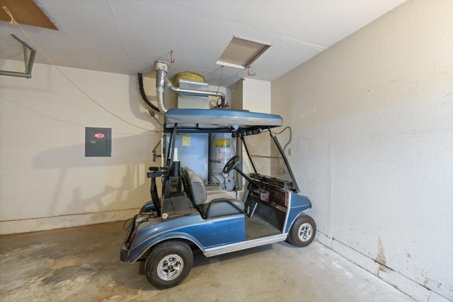 41629 Woodhaven W Drive, Palm Desert CA: https://media.crmls.org/mediaz/c8ae85a2-d8b9-4577-9868-fb5161eff429.jpg