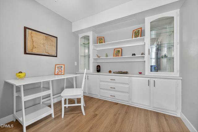 176 Chaucer Lane, Ventura CA: https://media.crmls.org/mediaz/c8afc61a-d40b-4eac-90a7-f234a5119fb2.jpg