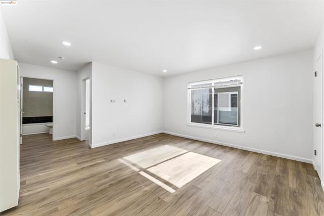 1259 Carrison St, Berkeley CA: https://media.crmls.org/mediaz/c8afd018-4290-4ebc-8404-a8722f1498a3.jpg