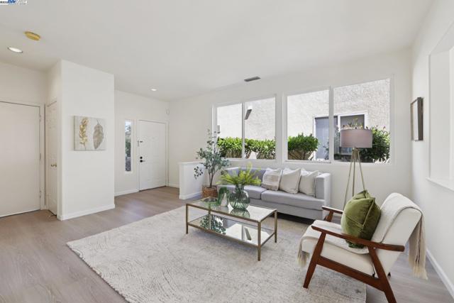 99 Elder Dr, Pacheco CA: https://media.crmls.org/mediaz/c8b00d12-e940-41d4-988e-dcb94fcc4422.jpg