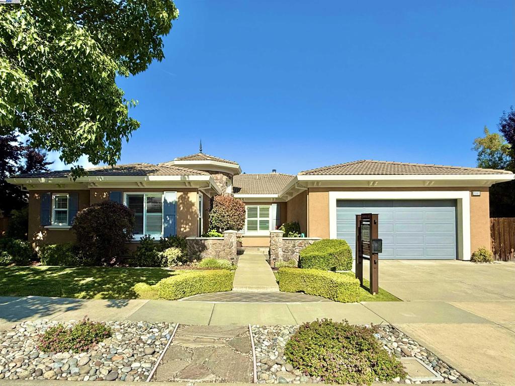 2381 Allegro St