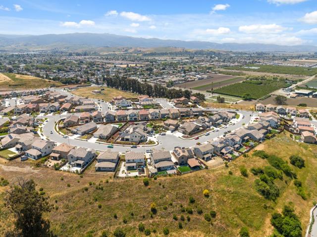 410 Thistle Court, Hollister CA: https://media.crmls.org/mediaz/c8b0d7a5-111b-4ef0-81c9-f5944ad91228.jpg