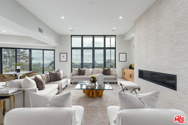286 Quadro Vecchio Drive, Pacific Palisades CA: https://media.crmls.org/mediaz/c8b185c3-d2d6-4f4e-8796-8254b7ea1a2e.jpg