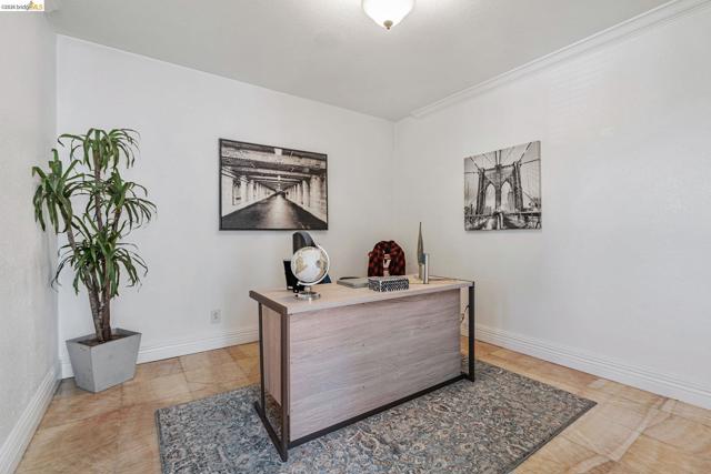 Image 19 of 58 For 5065 Carbondale