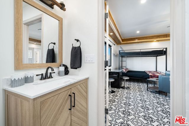 57387 San Juan Road, Yucca Valley CA: https://media.crmls.org/mediaz/c8b29cdd-9164-4c71-b499-a4f8c2164f01.jpg