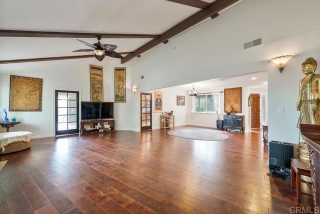2719 Via Del Robles, Fallbrook CA: https://media.crmls.org/mediaz/c8b2f7d0-252f-4069-bfd5-c669d2ea1553.jpg
