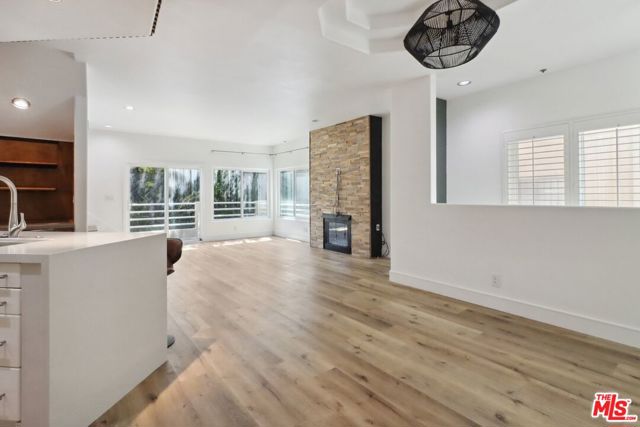 1160 Granville Avenue, Los Angeles, CA 90049